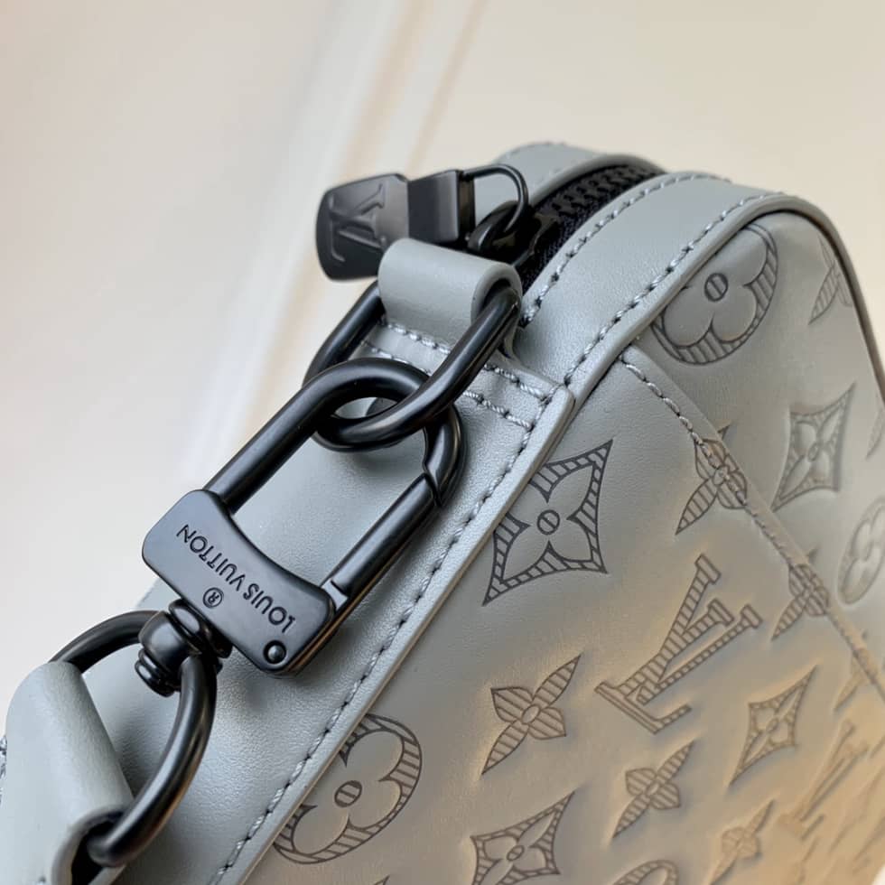 L0vis Vvtt0n Alpha Monogram Satellite Silver M44169 Replica Messenger Bag