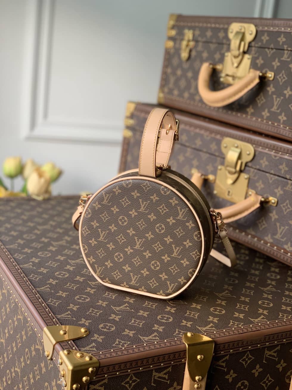 Best Replica L0vis Vvtt0n Monogram Petite Boite Chapeau PM M43514 Replica Crossbody Bag(ColaReps)