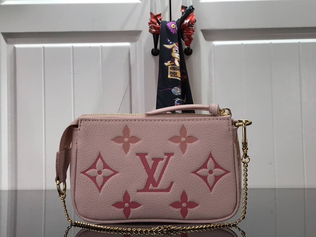L0vis Vvtt0n Mini Pochette Accesoires Replica Bag M80501