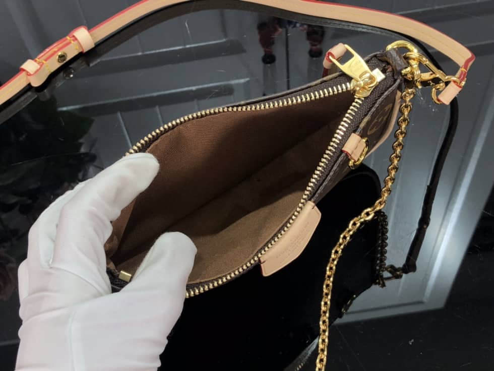 L0vis Vvtt0n Easy Pouch On Strap Monogram M81066 Replica