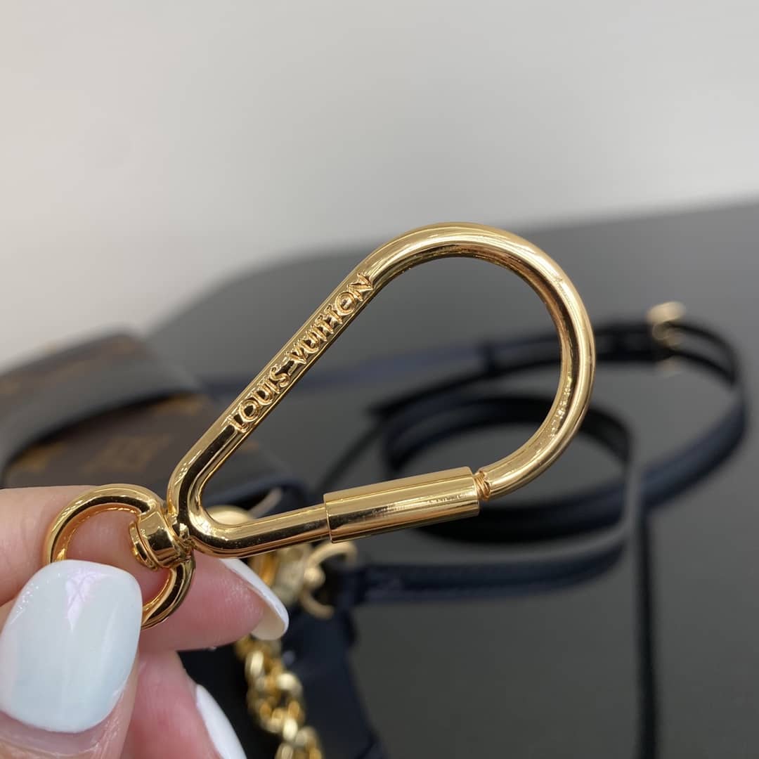 L0vis Vvtt0n Mini Trunk Monogram Canvas Key Chain Replica Bag 44188M