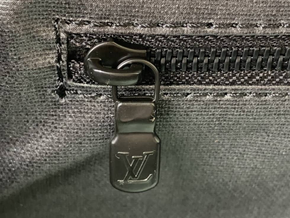 L0vis Vvtt0n Dopp Kit Monogram Canvas Toilet Pouch M46253 Replica