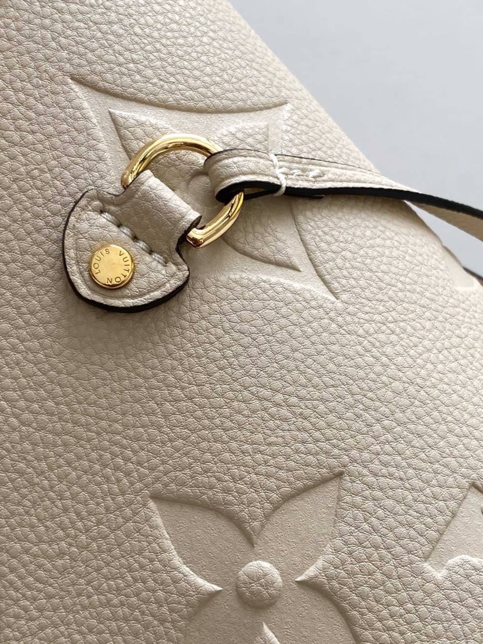 L0vis Vvtt0n Monogram Empreinte Neverfull MM White M45684 Replica Tote