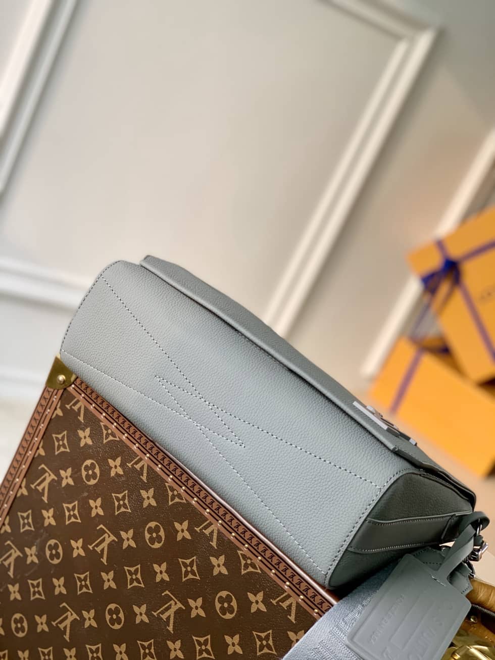 L0vis Vvtt0n Aerogram Calfskin Gery M59327 Replica Messenger Bag