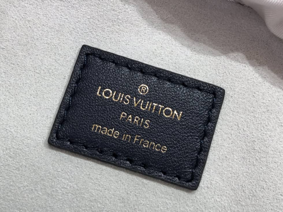 Best Replica L0vis Vvtt0n Monogram Embossed Coussin PM M59398 Replica Shoulder Bag(ColaReps)
