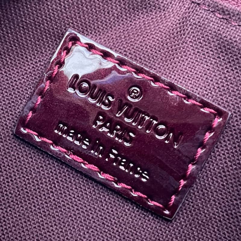 L0vis Vvtt0n Pochette Dupe Monogram Vernis Accessories Pouch Purple M58009