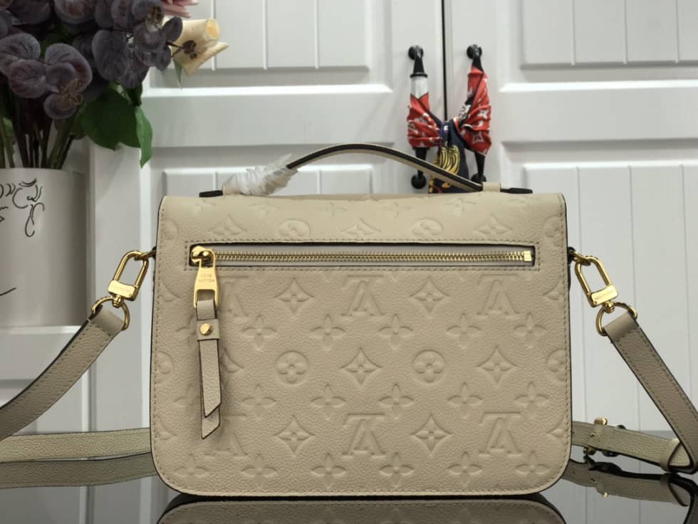 L0vis Vvtt0n Pochette Metis Marine Leather White M44071 Replica Shoulder Bag