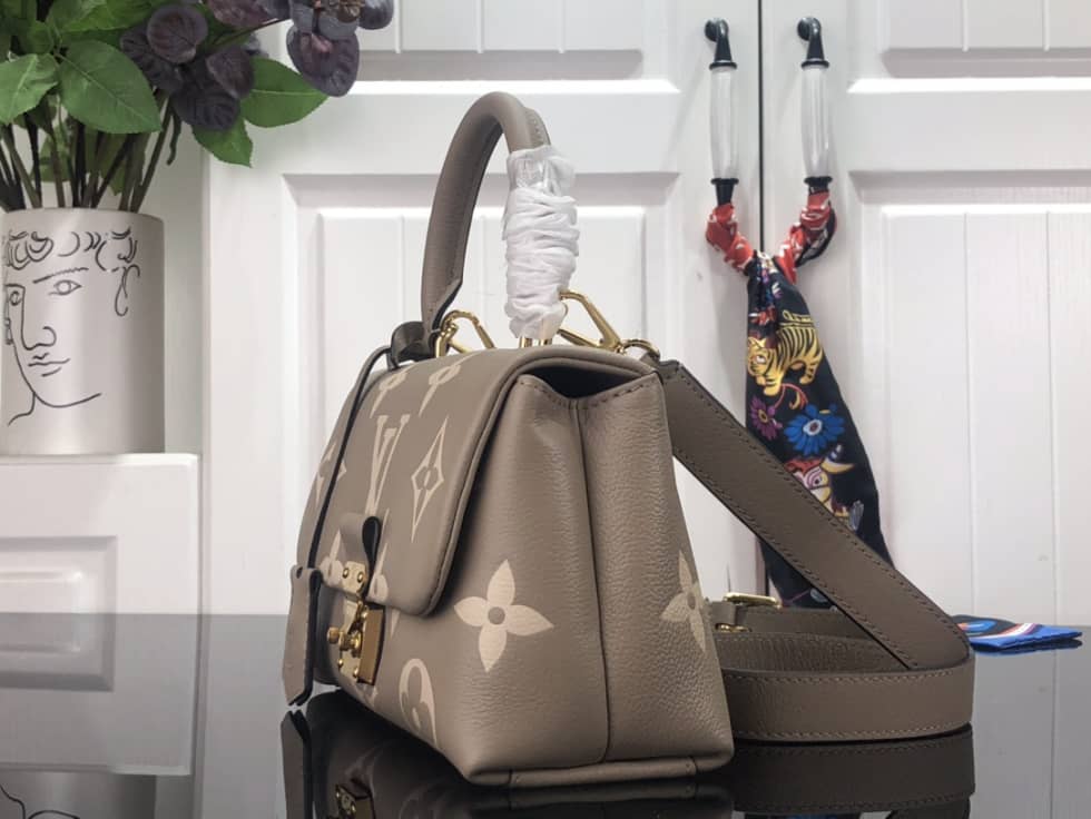 L0vis Vvtt0n Madeleine BB Monogram Beige M46008 Replica Shoulder Bag