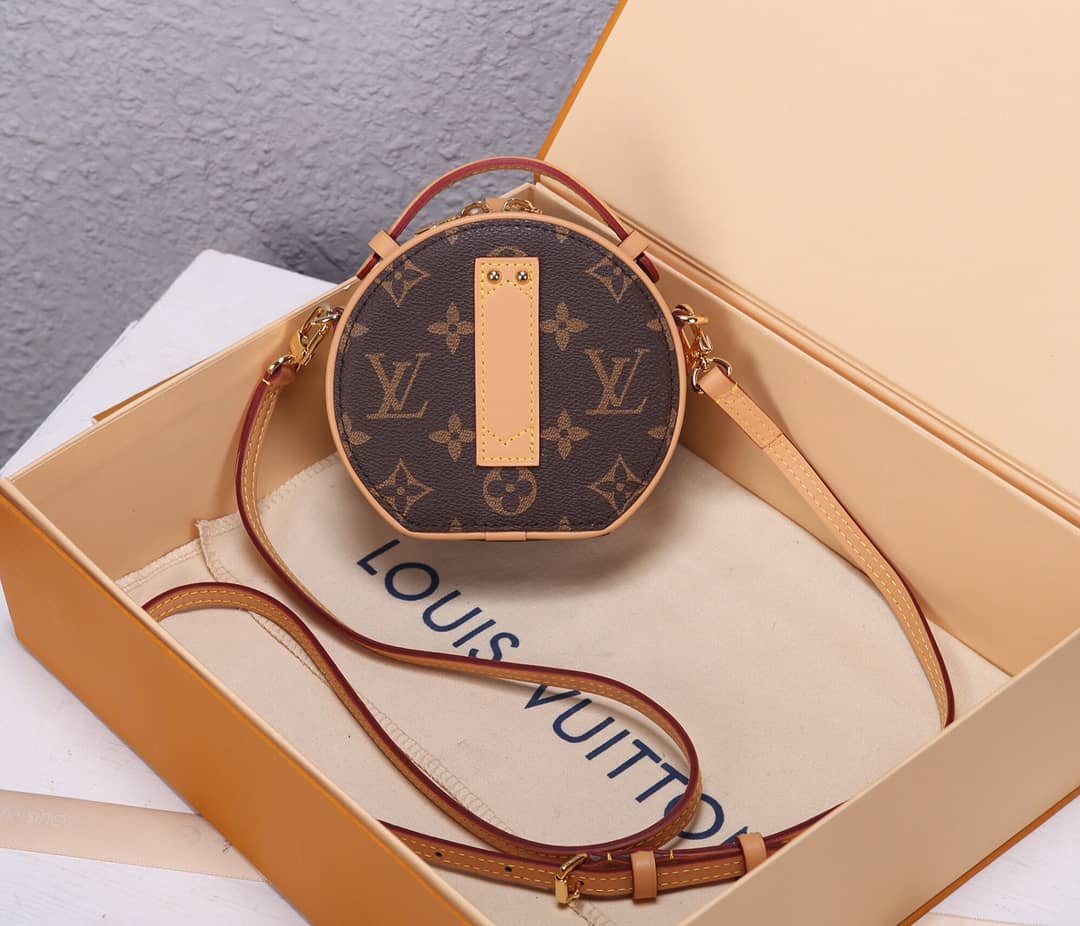 L0vis Vvtt0n Mini Boite Chapeau Replica Crossbody Bag M44699