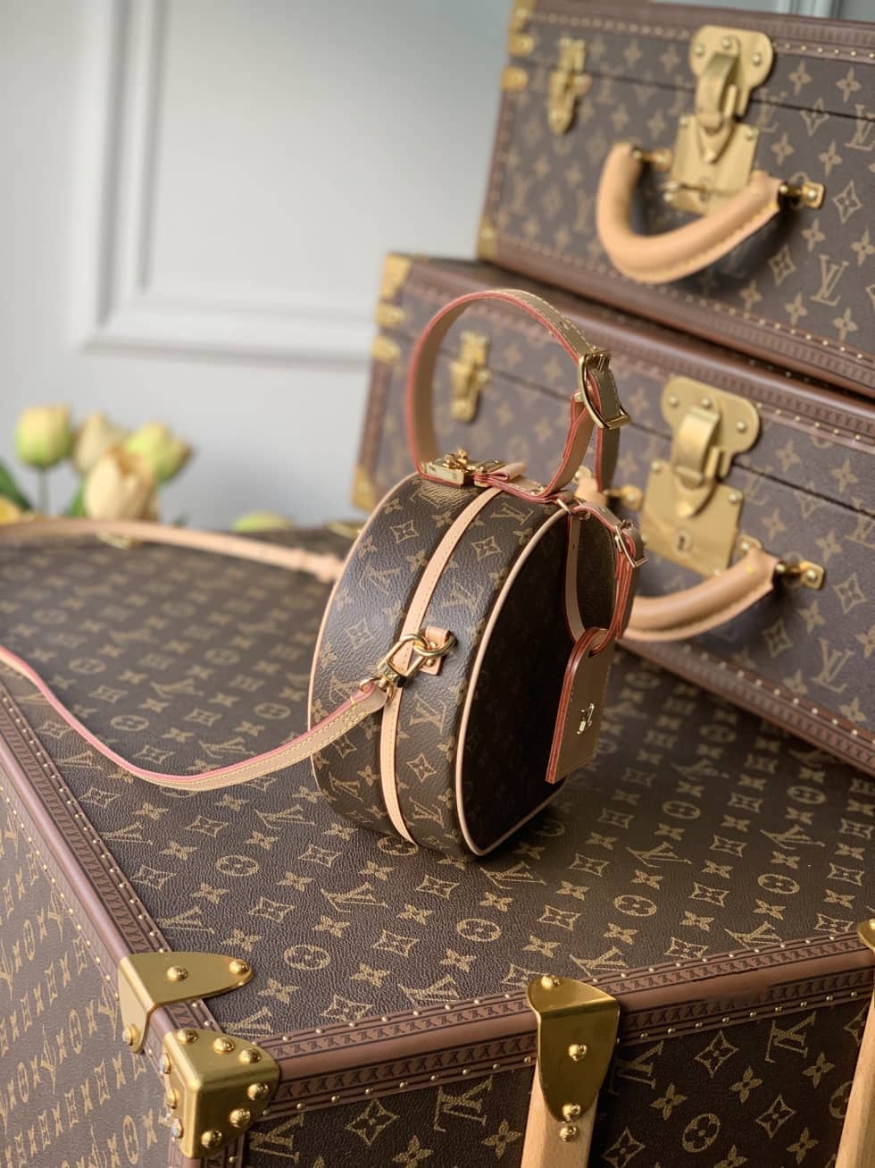 Best Replica L0vis Vvtt0n Monogram Petite Boite Chapeau PM M43514 Replica Crossbody Bag(ColaReps)