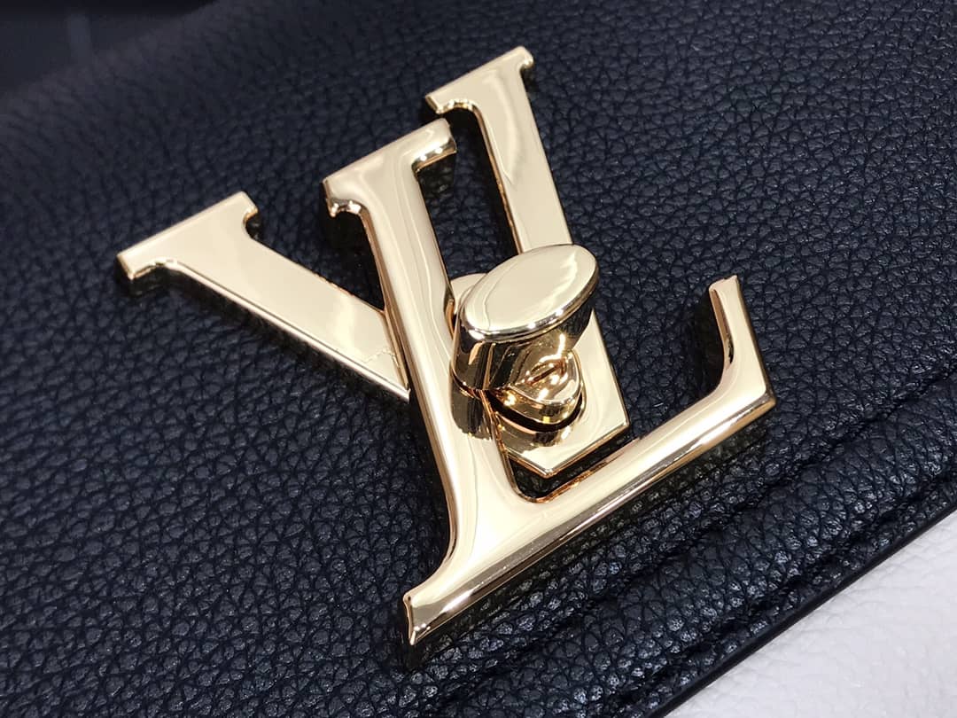 L0vis Vvtt0n Lockme Chain PM Replica Handbag Black M57073