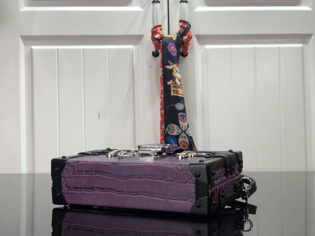 L0vis Vvtt0n Petite Malle Brilliant Alligator Leather Replica Handbag Purple N93817