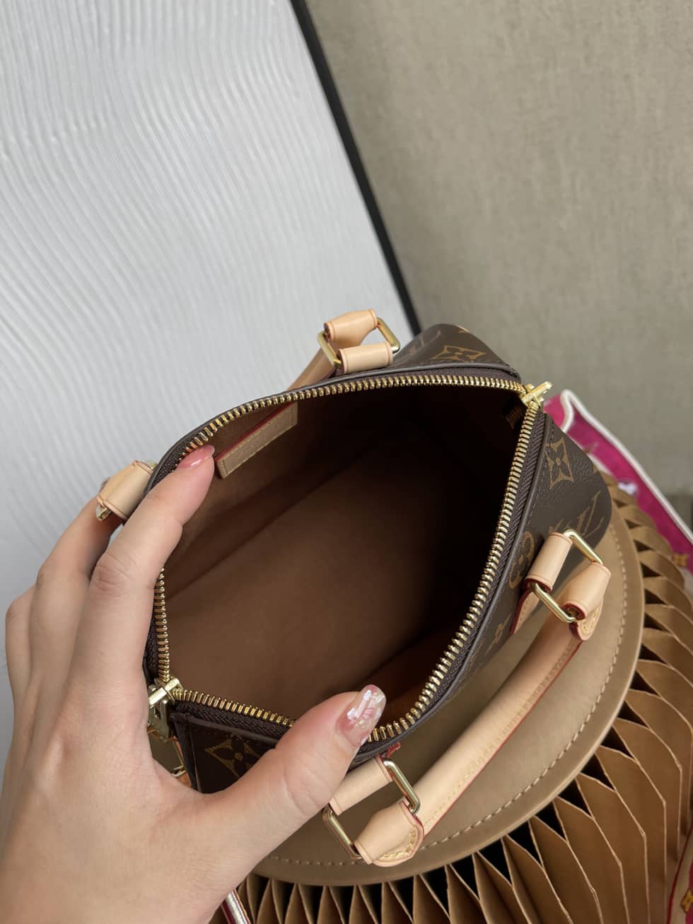 L0vis Vvtt0n Speedy Bandouliere 20 M45948 Replica Shoulder Bag
