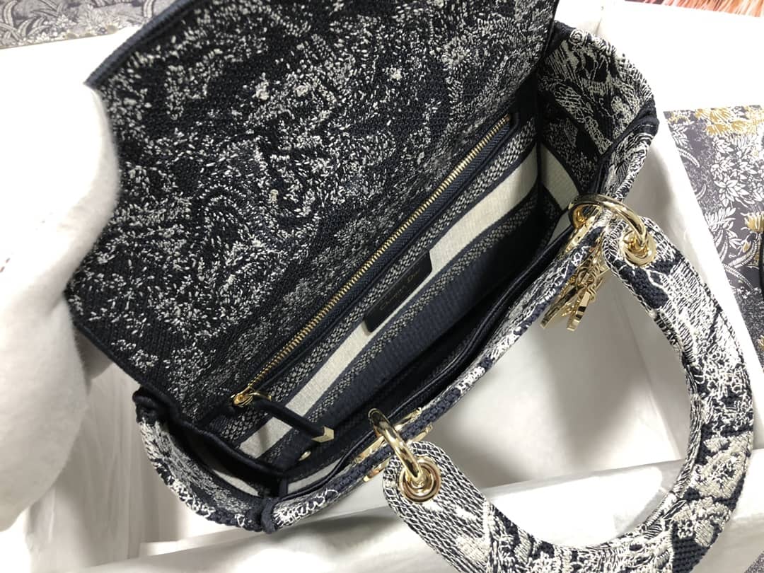 Chr1st1an D10r Lady D10r 24CM Replica Bag