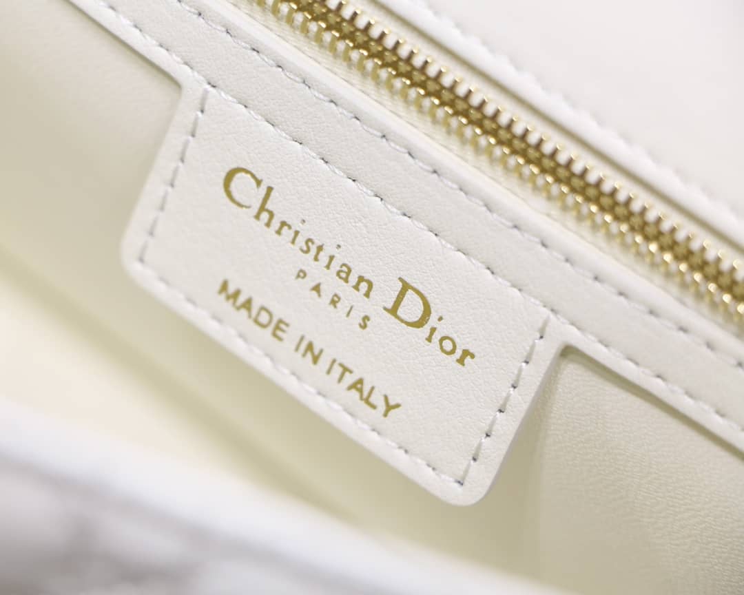 Chr1st1an D10r Caro Replica Bag