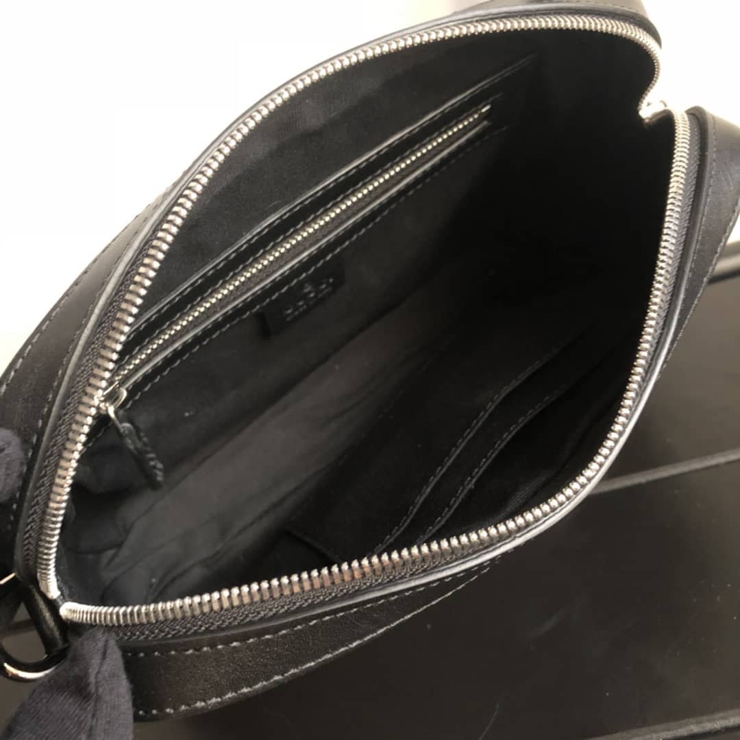 Gvc*1 GG Svp*me Wash Bag Replica Brown 495562