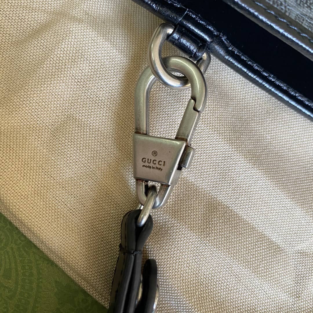 Gvc*1 GG Svp*me Pouch Replica 672953