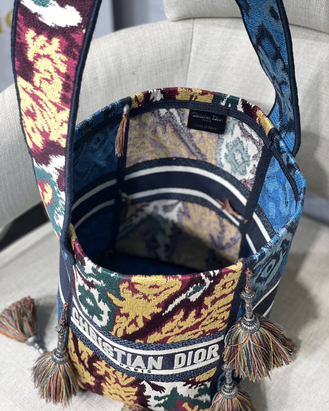 Chr1st1an D10r CD Bubble Embroidered Replica Bucket Bag