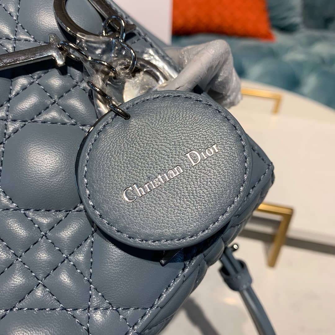 Chr1st1an D10r Lady D10r 20CM Replica Bag