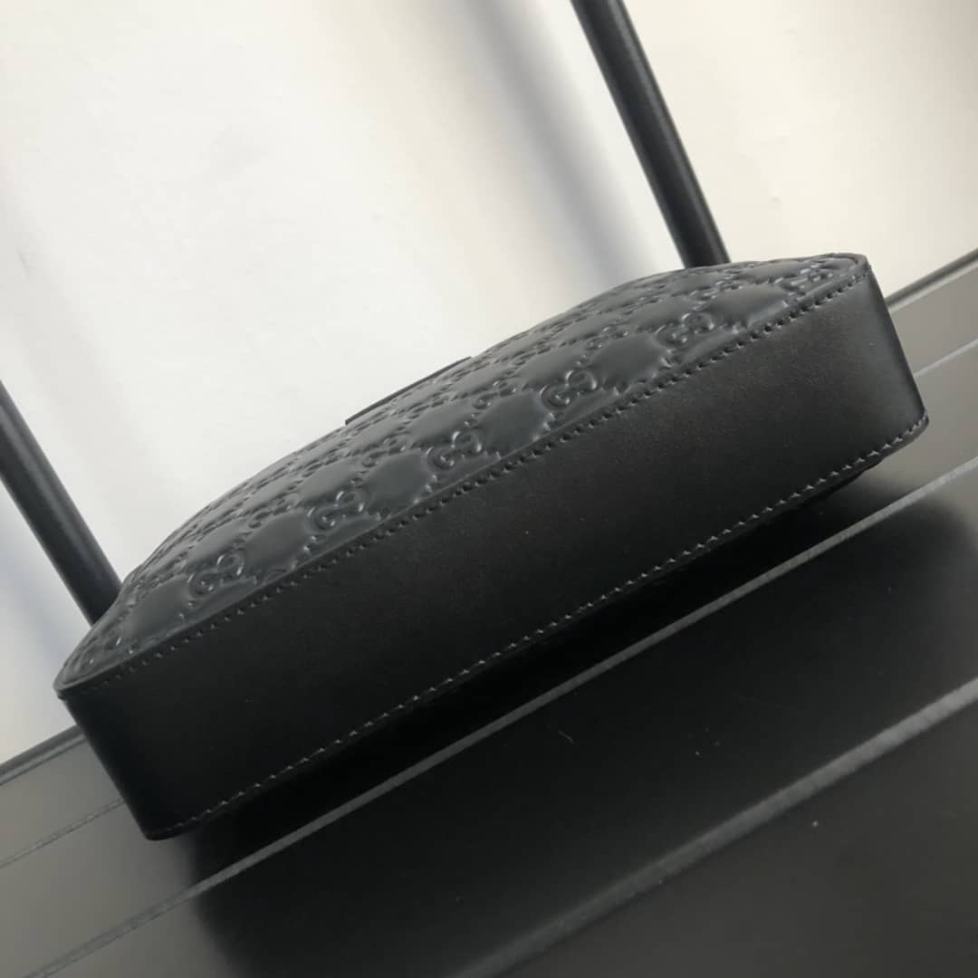 Gvc*1 GG Svp*me Wash Bag Replica Black 495562