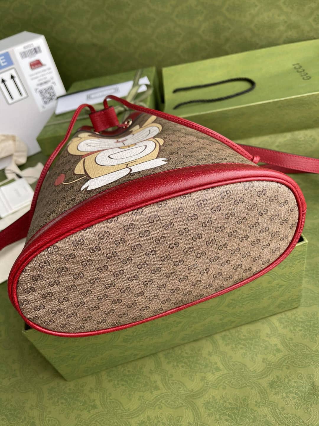 Gvc*1 Doraemon x Gvc*1 Small Bucket Bag Replica 655597