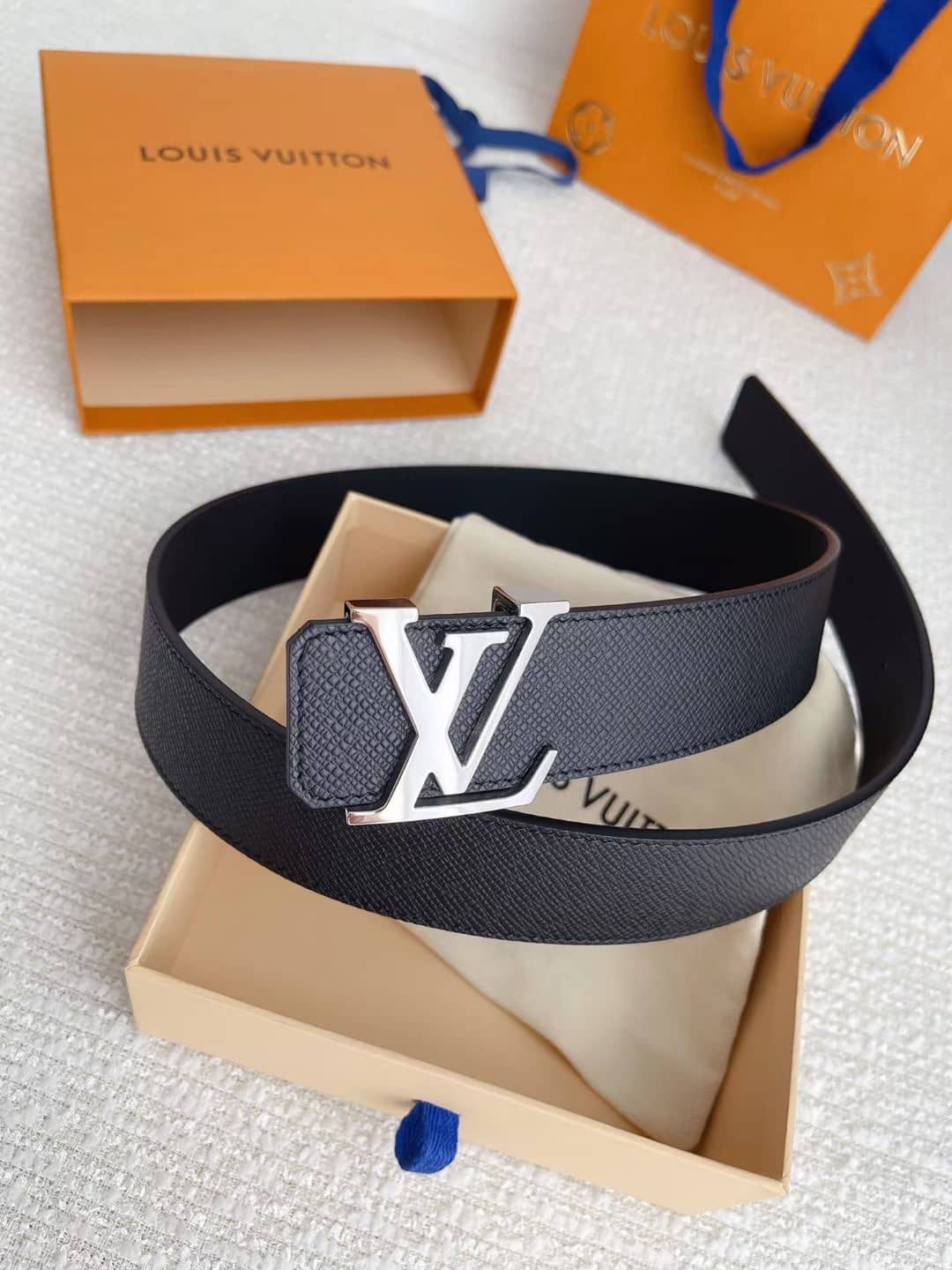 Cheap L0vis Vvtt0n Belt China 40mm