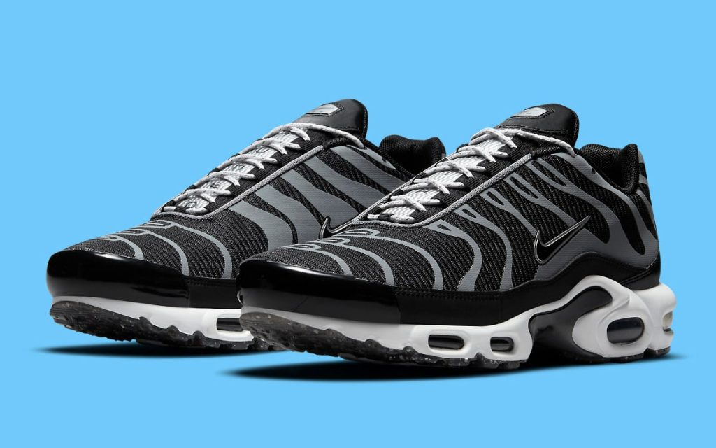 Air Max Plus Black Metallic Silver DM2466-001