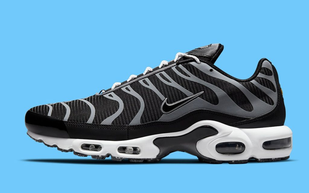 Air Max Plus Black Metallic Silver DM2466-001