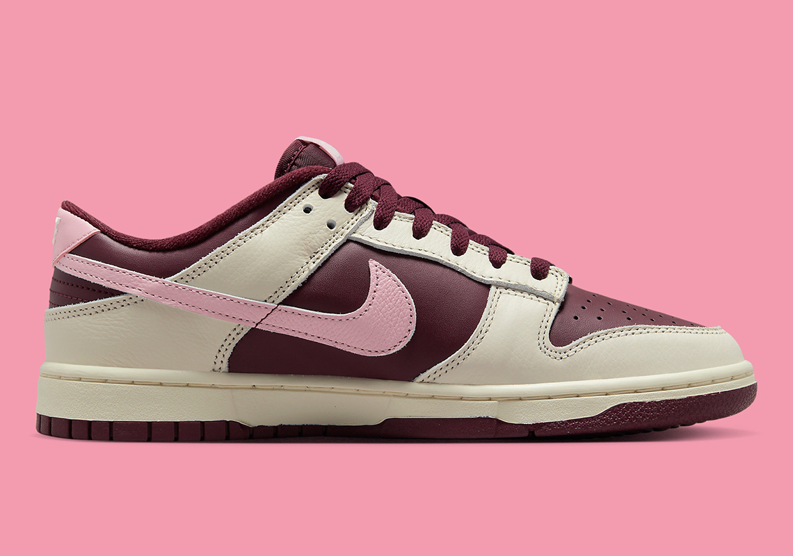 Wmns Dunk Low Valentine s Day DR9705-100