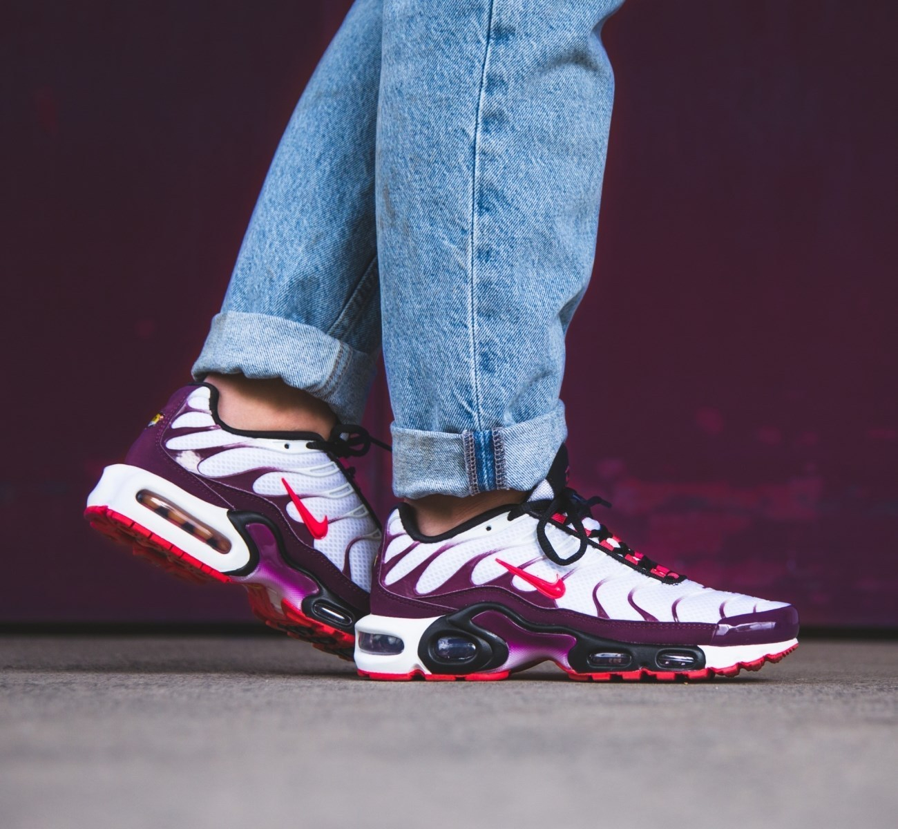 Wmns Air Max Plus Bordeaux Ember CD7061-101