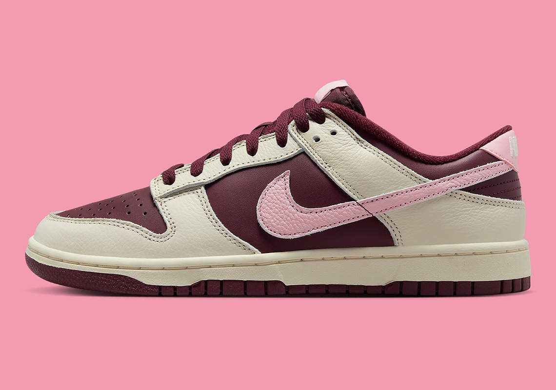 Wmns Dunk Low Valentine s Day DR9705-100