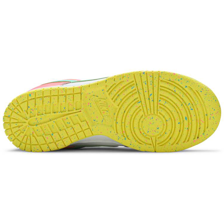 Wmns Dunk Low SE Easter DD1872-100