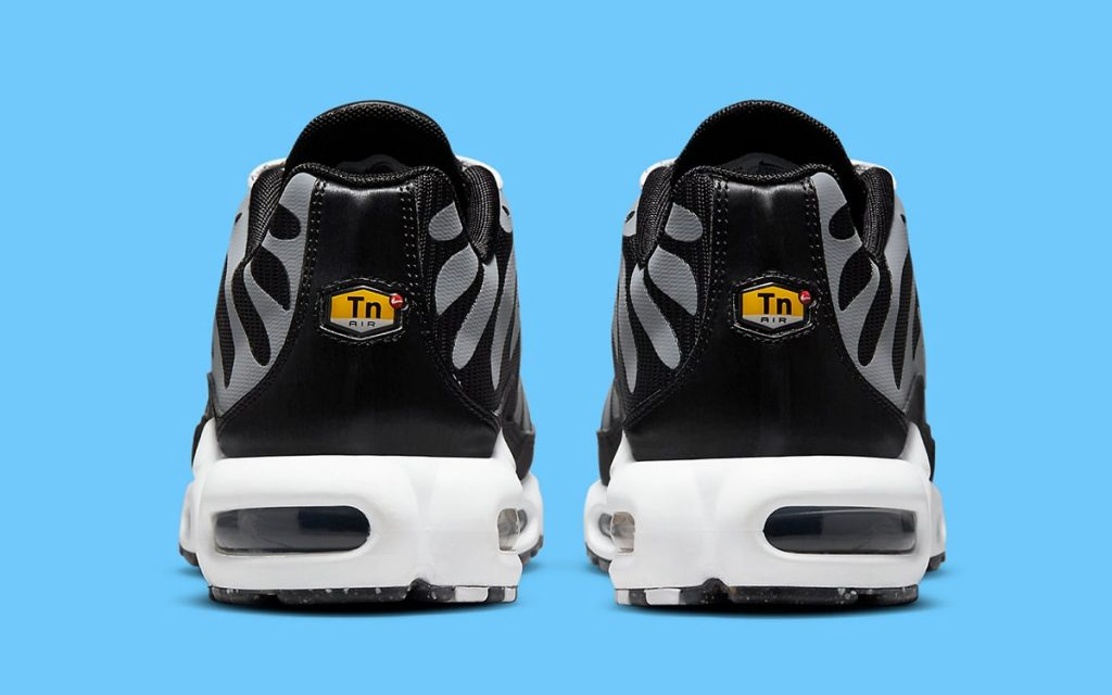 Air Max Plus Black Metallic Silver DM2466-001