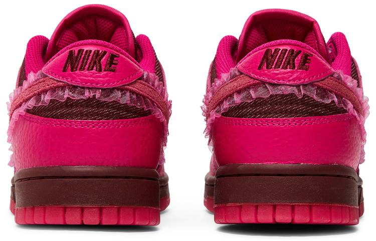 Wmns Dunk Low Valentine s Day DQ9324-600