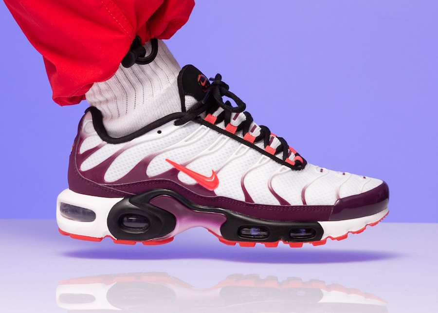 Wmns Air Max Plus Bordeaux Ember CD7061-101