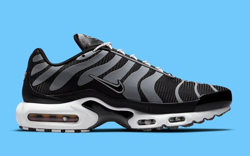 Air Max Plus Black Metallic Silver DM2466-001