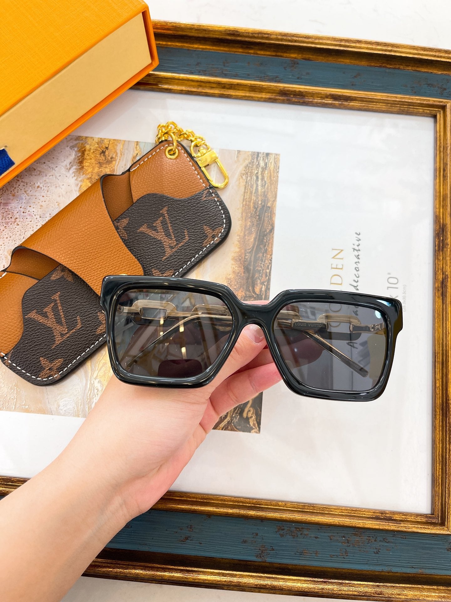 L0vis Vvtt0n Sunglasses