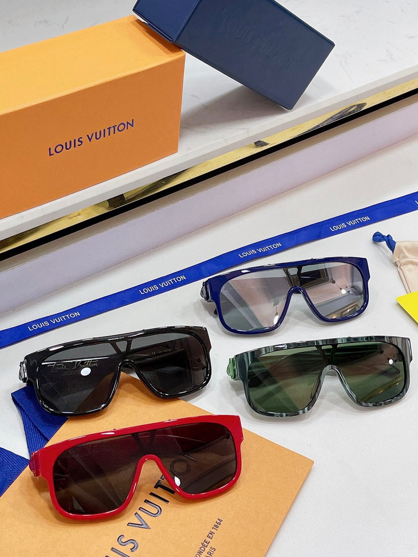 L0vis Vvtt0n Sunglasses