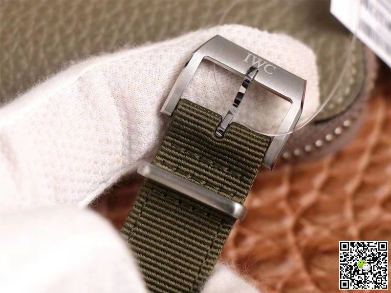 Replica IWC Pilot Spitfire IW326801 1:1 Best Edition MKS Factory Black Dial Swiss ETA9015