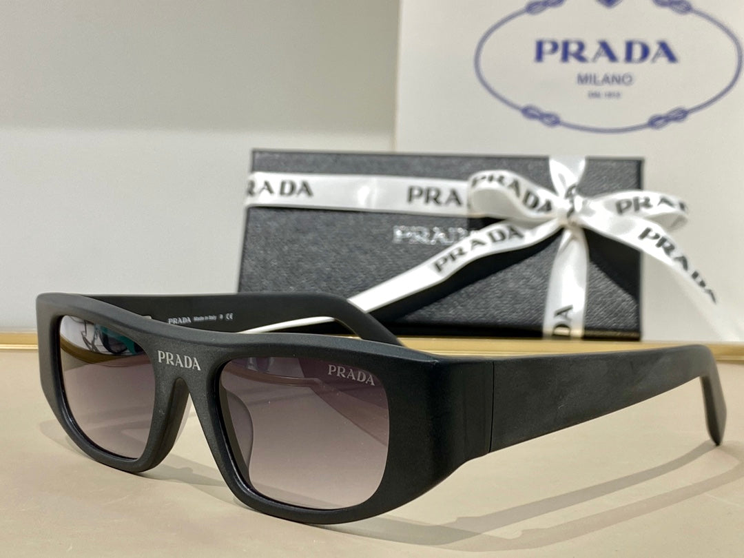 Pra*a glasses