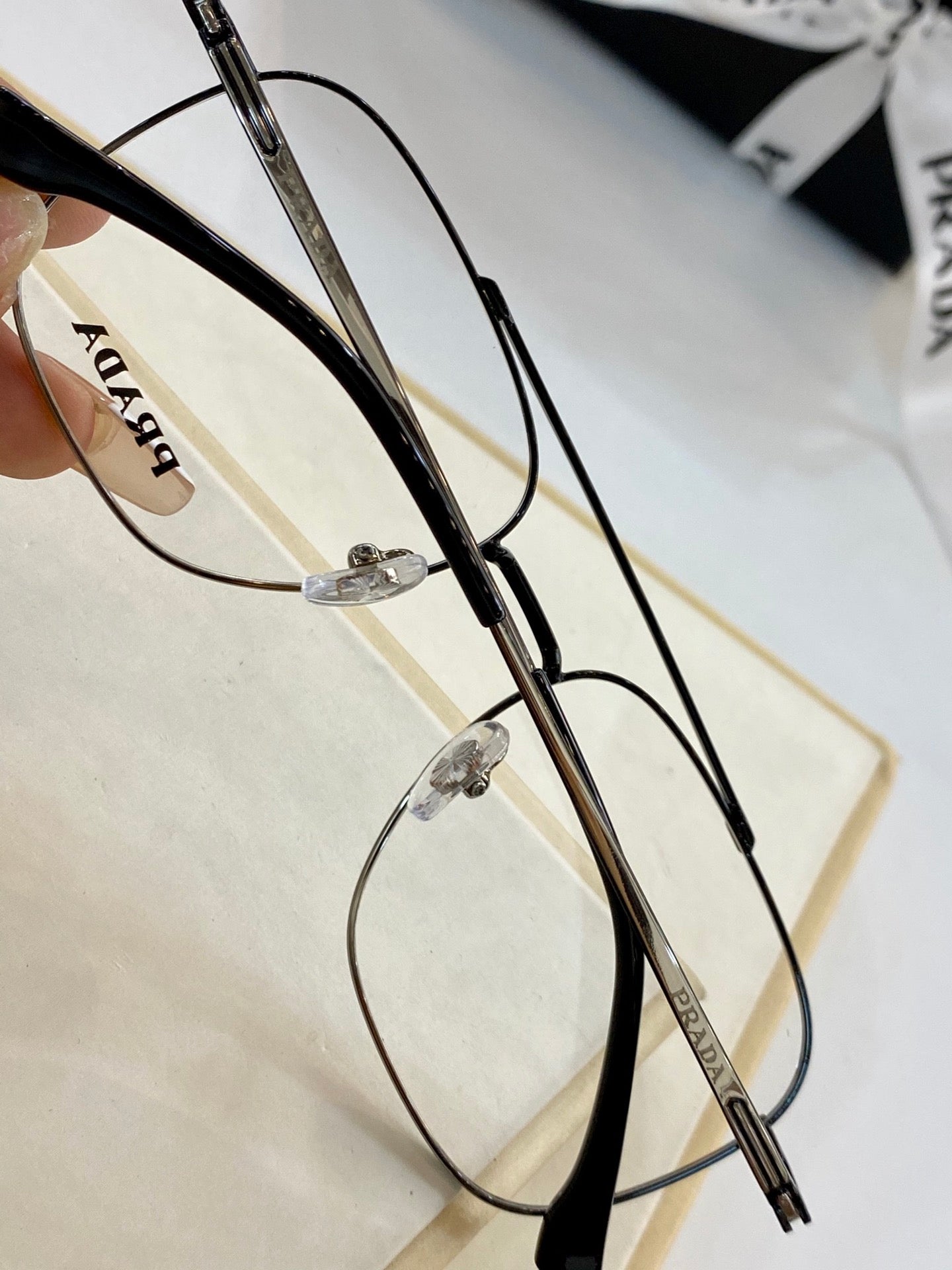 Pra*a Glasses