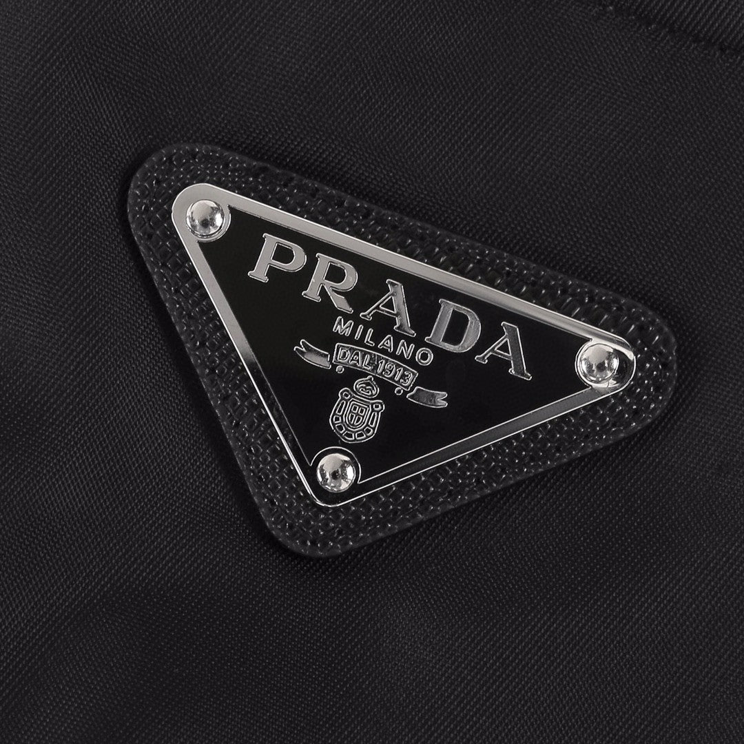 Pra*a Shorts