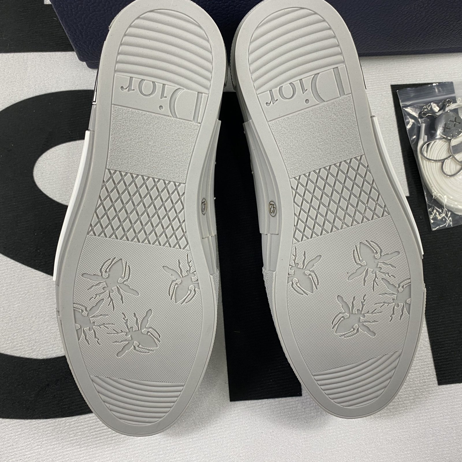 D10r B23 High Top Sneaker 4