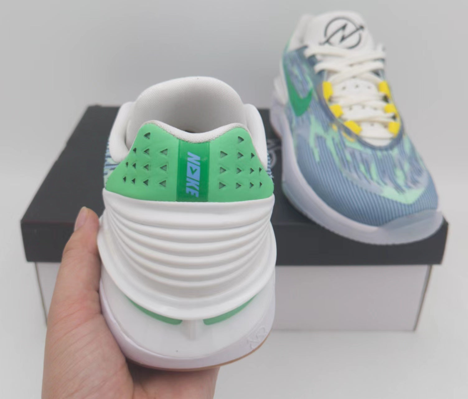 NIKE ZOOM GT CUT 2 x BLUE GREEN GUM