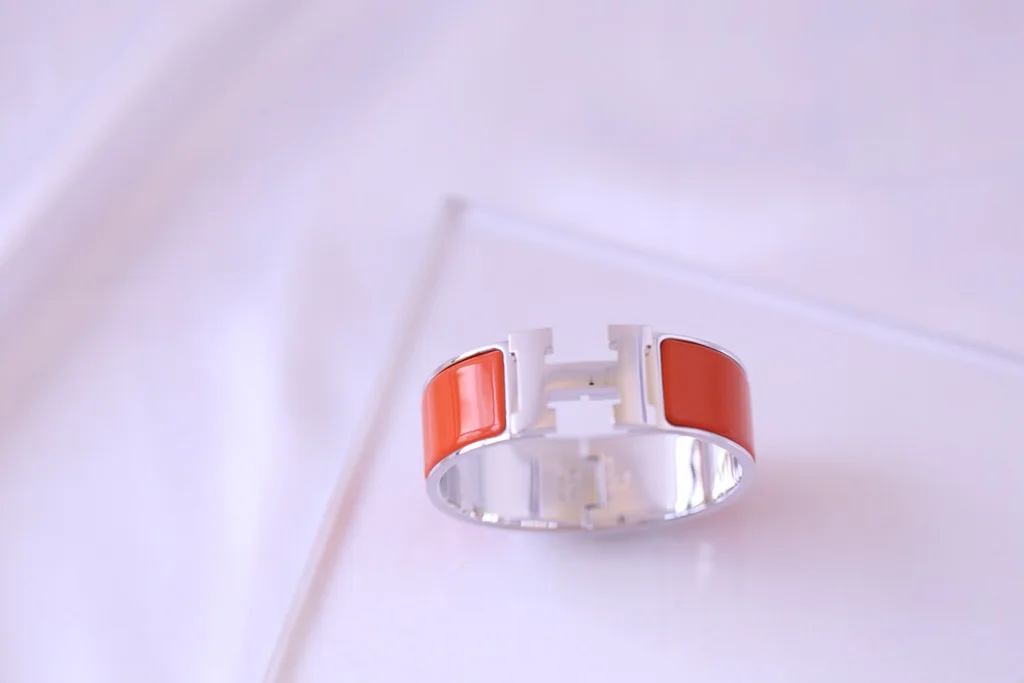 H**me5 bracelet