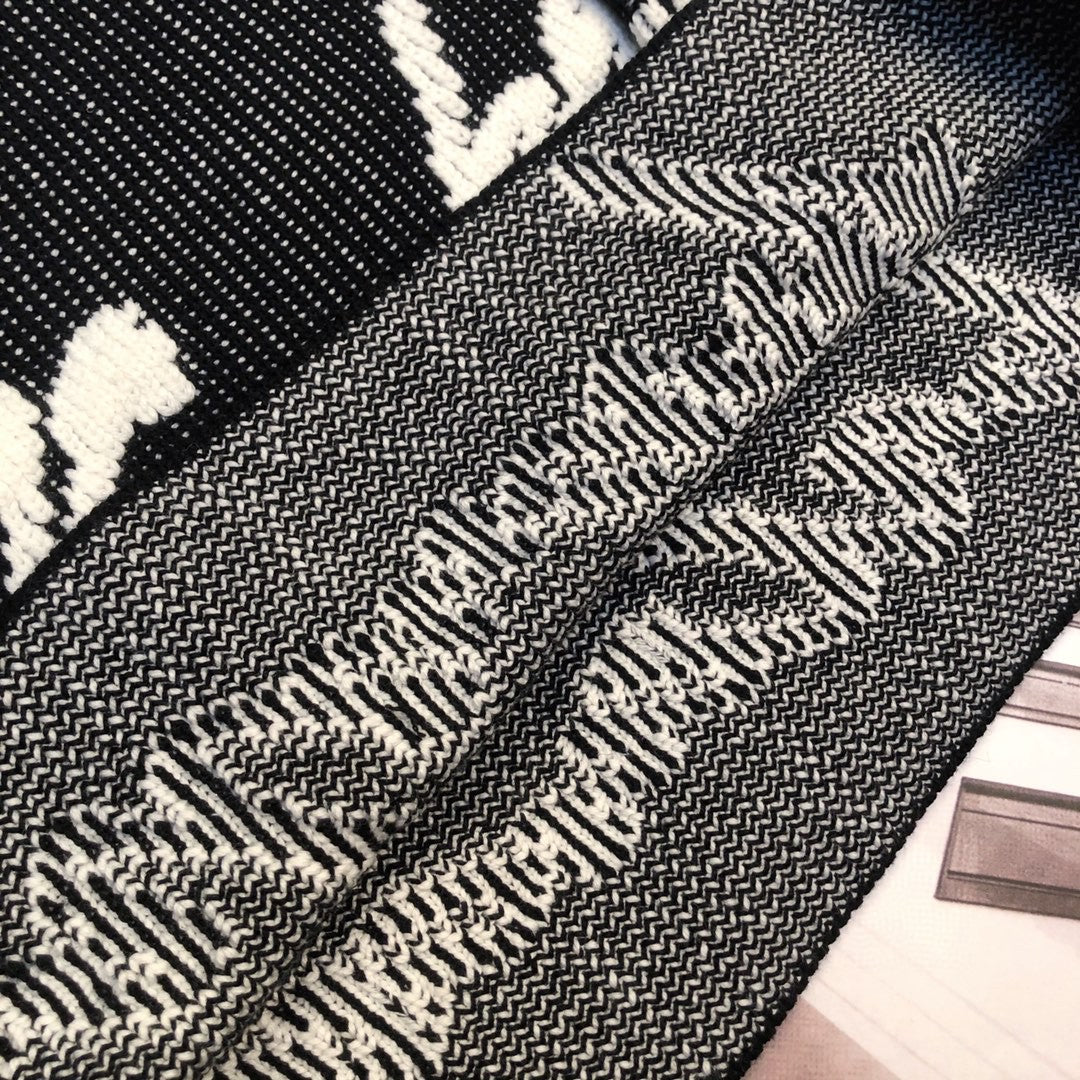 Ba1en*iaga Sweater