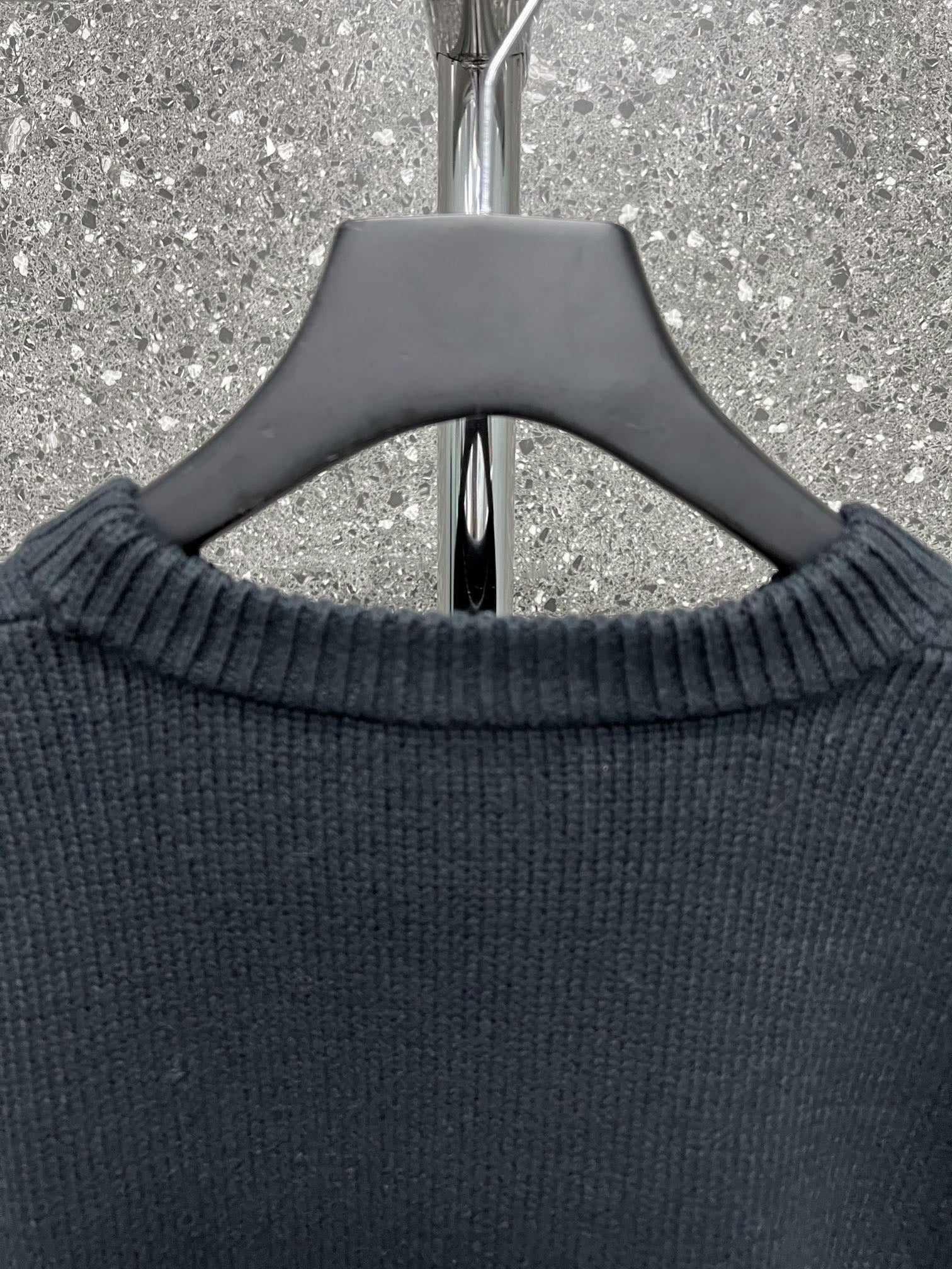 Ba1en*iaga Sweater