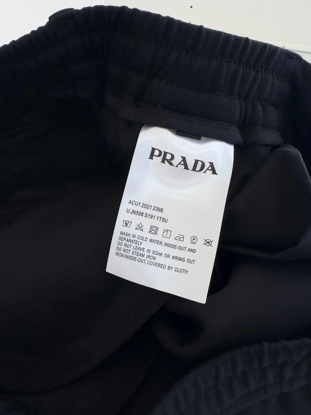 Pra*a Pants