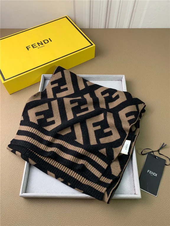 F**di Scarf