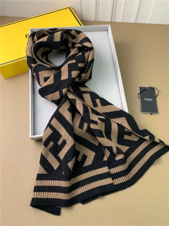 F**di Scarf